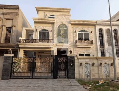 سٹی ہاؤسنگ سوسائٹی گوجرانوالہ میں 6 کمروں کا 10 مرلہ مکان 4.5 کروڑ میں برائے فروخت۔ سٹی ہاؤسنگ سوسائٹی گوجرانوالہ میں 6 کمروں کا 10 مرلہ مکان 4.5 کروڑ میں برائے فروخت۔