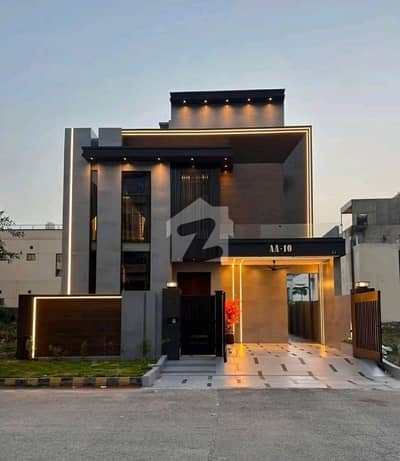 سٹی ہاؤسنگ سوسائٹی گوجرانوالہ میں 6 کمروں کا 10 مرلہ مکان 5.25 کروڑ میں برائے فروخت۔