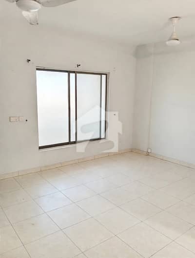 3 Bedrooms Full Floor Apartment For Rent Available In Nishat Commercial