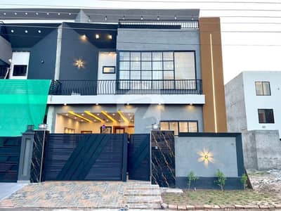 5 Marla Triplr Story House Most Luxry Ultra Morden Hose For Rent in Buch Villas Multan