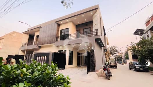 کینال گارڈن فیصل آباد میں 4 کمروں کا 4 مرلہ مکان 2.4 کروڑ میں برائے فروخت۔