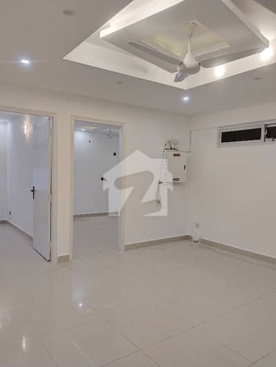 کلفٹن ۔ بلاک 1 کلفٹن,کراچی میں 3 کمروں کا 7 مرلہ فلیٹ 1.4 لاکھ میں کرایہ پر دستیاب ہے۔
