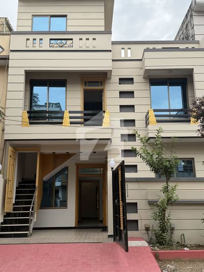25x40 House for Sale Excellent Location  A beautiful 25x40 house is available for sale in a prime location. Ideal for family living, featuring a spacious layout and convenient access to nearby amenities.    Size: 25x40 (4 Marla)  Bedrooms: As per actua
