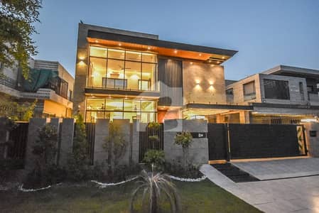 One Kanal Luxurious Bungalow Walking Distance From Carrefour Mall Top Location