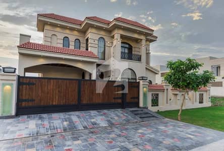 One Kanal Gorgeous Designer Bungalow Available For Rent Near Park And Market
