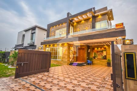 Spacious One Kanal Modern Style Luxury Bungalow Near Jalalsons Top Location