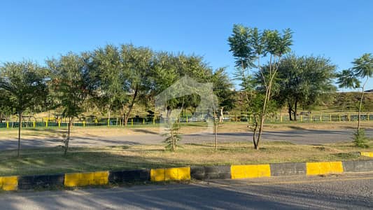 ڈی ۔ 12/2 ڈی ۔ 12,اسلام آباد میں 1 کنال رہائشی پلاٹ 14.5 کروڑ میں برائے فروخت۔