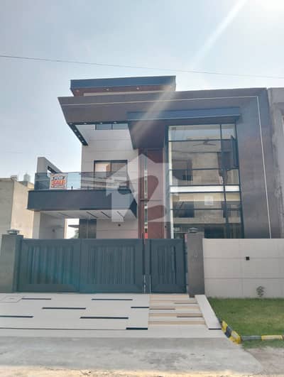 Hot Deal | 10 Marla House For Sale In A Block LDA Avenue 1 Lahore | 6 Bedrooms | 2 Kitchens | 4 Crore 60 Lakh