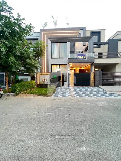 Top Quality House Available For Sale Near Park And School