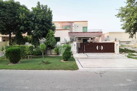 Fresh Renovated One Kanal Beautiful Bungalow Near Big Park Once Visit