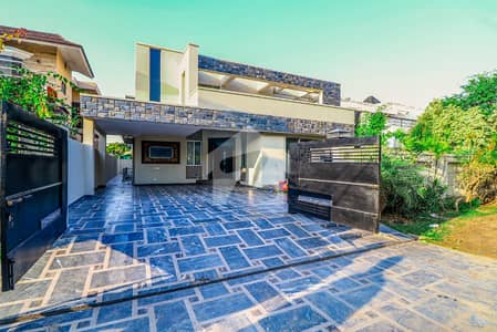 Ultra Modern One Kanal Slightly Use Bungalow Near Jalalsons Prime Location