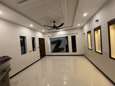 10 Marla Good Condition Ground Portion With Solar Available For Rent