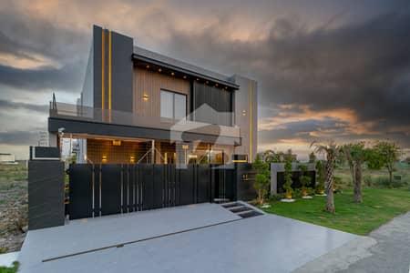 1 Kanal Used Modern Design Most Beautiful Owner Build Bungalow For Sale At Prime Location Of Dha Lahore Near To Park Masjid, KFC & Commercial Market .