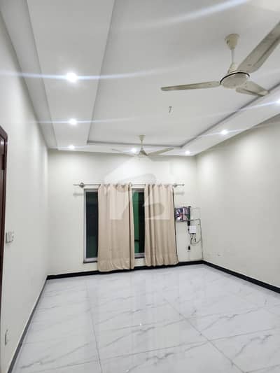 بحریہ انکلیو - سیکٹر اے بحریہ انکلیو,بحریہ ٹاؤن,اسلام آباد میں 3 کمروں کا 10 مرلہ زیریں پورشن 90.0 ہزار میں کرایہ پر دستیاب ہے۔