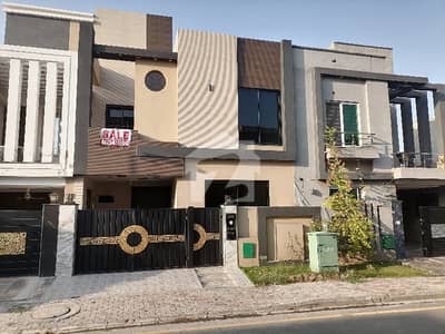 بحریہ ٹاؤن - شیرشاہ بلاک بحریہ ٹاؤن ۔ سیکٹر ایف,بحریہ ٹاؤن,لاہور میں 3 کمروں کا 5 مرلہ مکان 2.7 کروڑ میں برائے فروخت۔