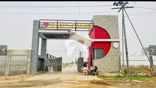Low Budget 400 sq yards Plot in Boundry wall Society