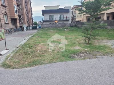 500 Sqrd Corner plot Available for sale in E-11