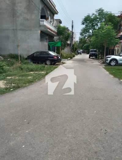 ایڈن ریزیڈینشیا ایڈن,لاہور میں 5 مرلہ Studio مکان 1.0 کروڑ میں برائے فروخت۔ ایڈن ریزیڈینشیا ایڈن,لاہور میں 5 مرلہ Studio مکان 1.0 کروڑ میں برائے فروخت۔