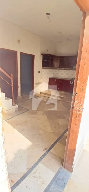2 Bed Lounge Available For Rent
