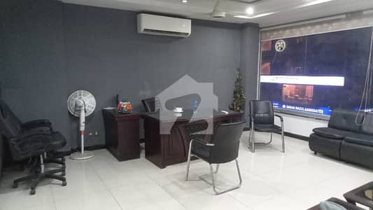 700 sqft 5 Marla Hall For Rent