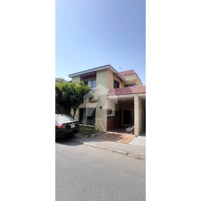 A Fully Renovated House Beautiful House Beautiful location near to park near to Mosque near to market. For sale