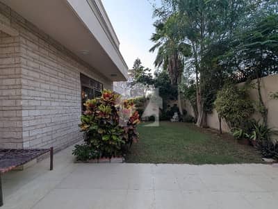 500 Yard Bungalow For Rent In Phase 6