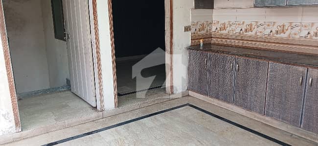 3 Marla Second Floor Near Azam Garden