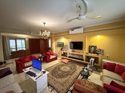 F-7 Beautiful Fully Furnished Lower Portion For Rent