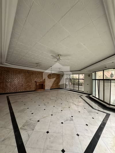 Hayatabad Phase 2 Sector G4 2 Kanal House For Rent