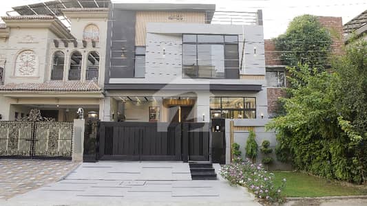 Centrally Located Prime Location House For sale In Formanites Housing Scheme - Block B Available