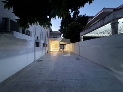 F-8 beautiful house for rent Huge car parking & like brand new