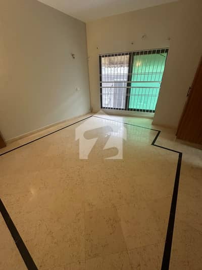 جی ۔ 6 اسلام آباد میں 5 کمروں کا 1 کنال مکان 5.0 لاکھ میں کرایہ پر دستیاب ہے۔