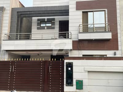 10 Marla Lower Portion For Rent Super Hot Location Bahria Town Lhr