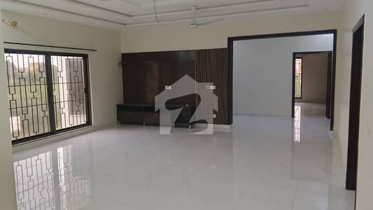 Wapda town kanal new type tile floor house