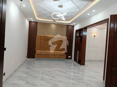 ممتاز سٹی اسلام آباد میں 4 کمروں کا 6 مرلہ مکان 1.3 لاکھ میں کرایہ پر دستیاب ہے۔
