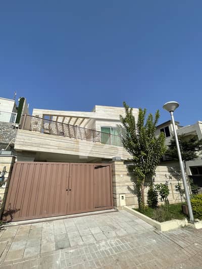 10 Marla Elegant Semi Furnished House For Sale