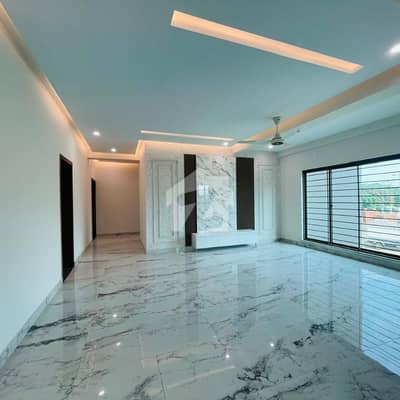 12 Marla 4 Bed Brand New Spacious And Luxurious Apartments Available For Urgent Sale 12 Marla 4 Bed Brand New Spacious And Luxurious Apartments Available For Urgent Sale
