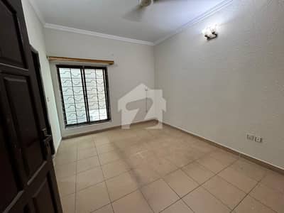 MIAN BROTHERS OFFER DEFENCE PHASE 3 MAINTAINED 5 MARLA WITH BASEMENT HOUSE AT TOP LOCATION FOR SALE ALMOST FINAL 3,28,00,000 {ORIGINAL PICTURES}
