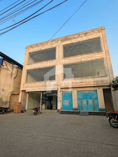 1 Kanal Commercial Hall Available For Rent on College road