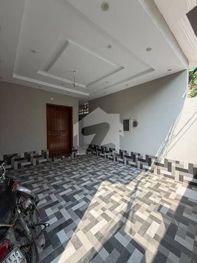 10 Marla Beautiful House For Sale In Aamir Town, Lahore