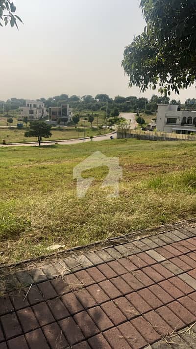 30marla plot available for sale in DHA 3 sctor B