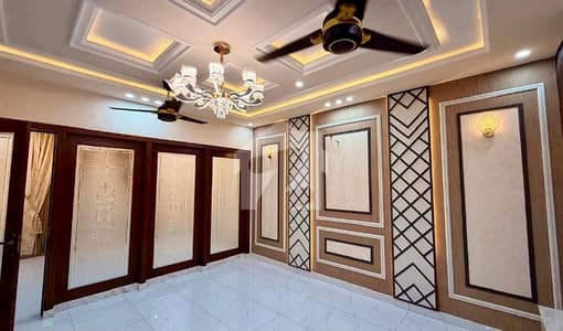 Unoccupied Prime Location House Of 10 Marla Is Available For sale In Canal View Housing Scheme