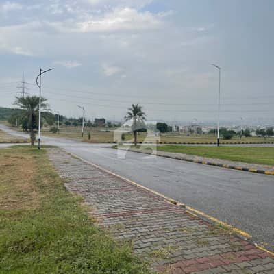 1 kanal sector C street no 34 Plot no 00 Reasonable plot