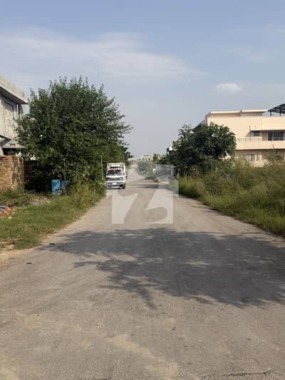 Prime Location Cornor Plot For Sale Prime Location Cornor Plot For Sale