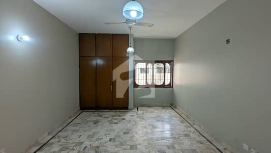 500 YARDS LUXURY GROUND PORTION WITH SEPARATE GATE FOR RENT DHA PHASE 6