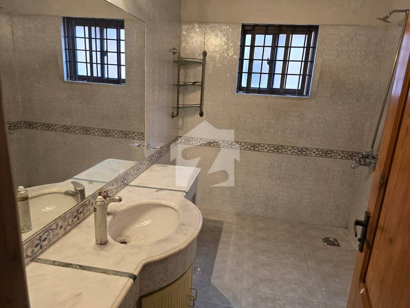 Upper Portion Available For Rent Upper Portion Available For Rent