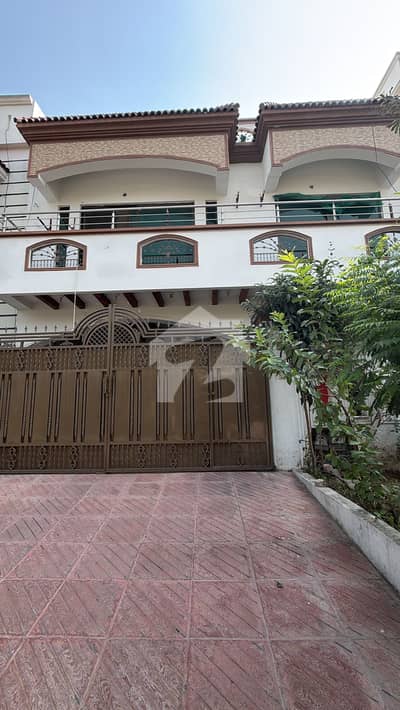 Beautiful 8 Marla House Available For Rent, Offering A Comfortable Living Space With A Practical Layout And Essential Facilities. Beautiful 8 Marla House Available For Rent, Offering A Comfortable Living Space With A Practical Layout And Essential Facilities.
