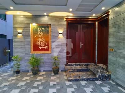 16 Marla Brand new modren Bungalow on 40'Road near Park market Masjid urgent sale