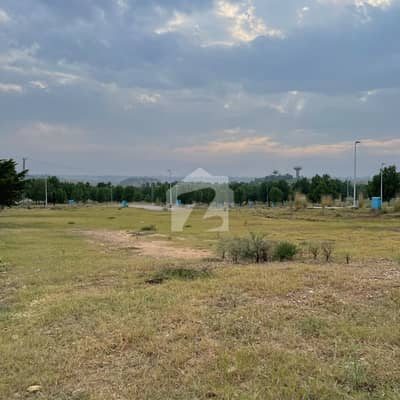 1 kanal sector F1 11 th avanue plot for sale