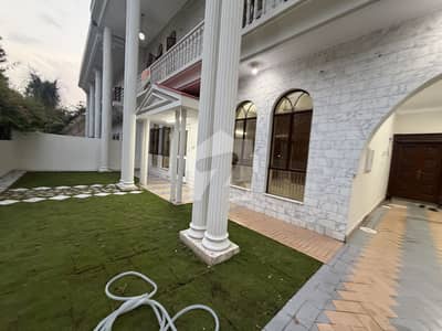 Top location house available for rent in g-10